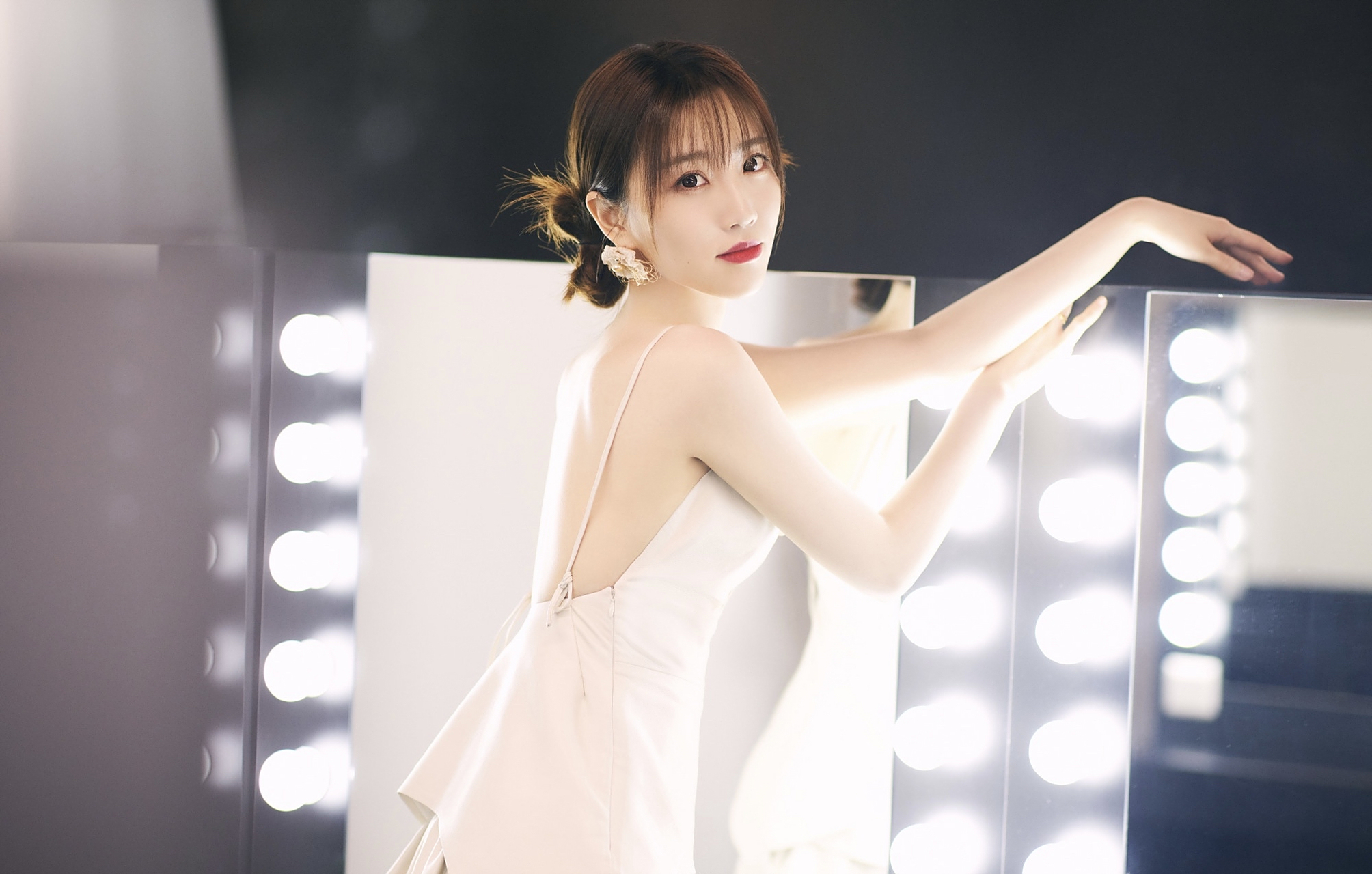 美女主持人 张纯烨 高跟凉鞋长腿[爱你][爱你] 676767#张纯烨