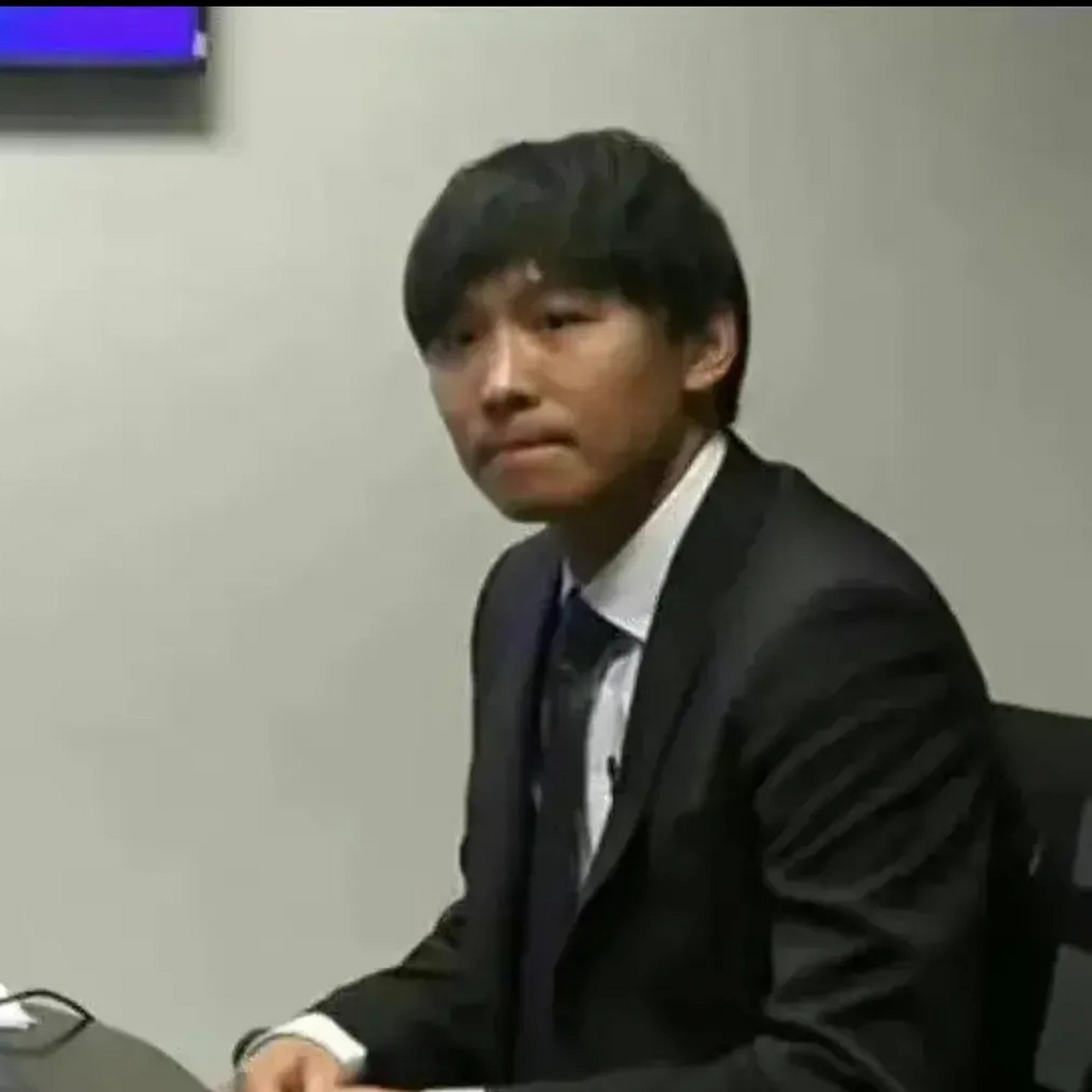 张恒这个丑男又要整郑爽了,这个的面相一看不是善类,郑爽当时瞎了眼找