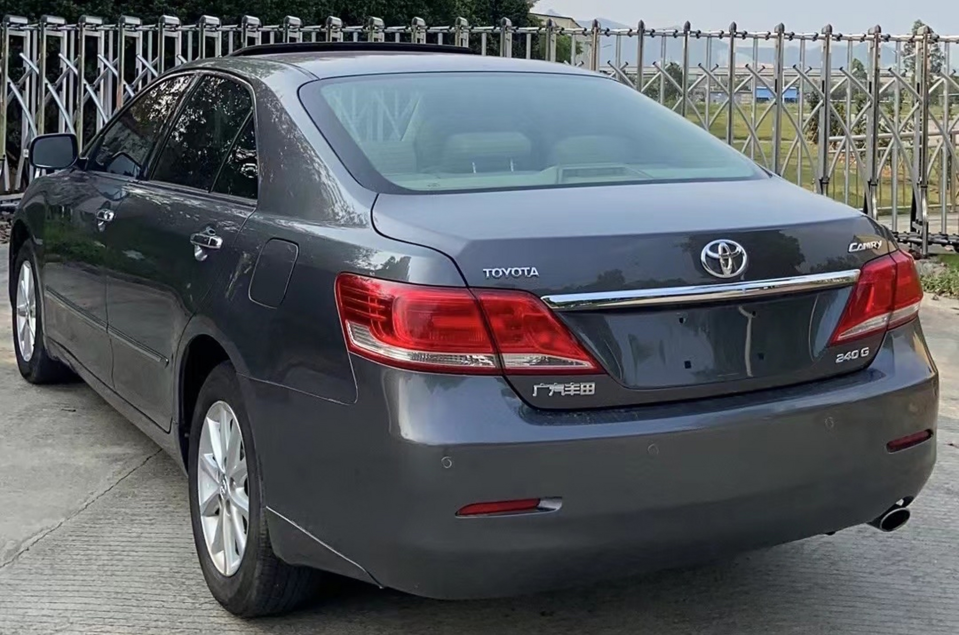 2010年丰田凯美瑞2.