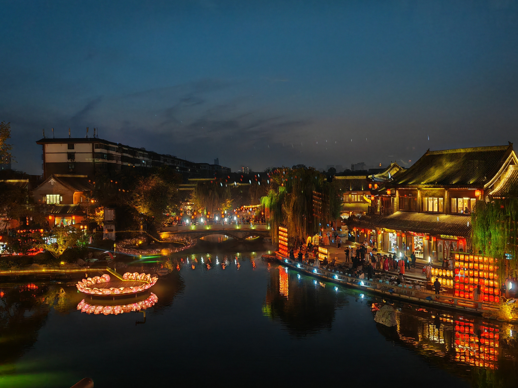 洛阳洛邑古城的夜景和汉服文化,让我非常震惊.