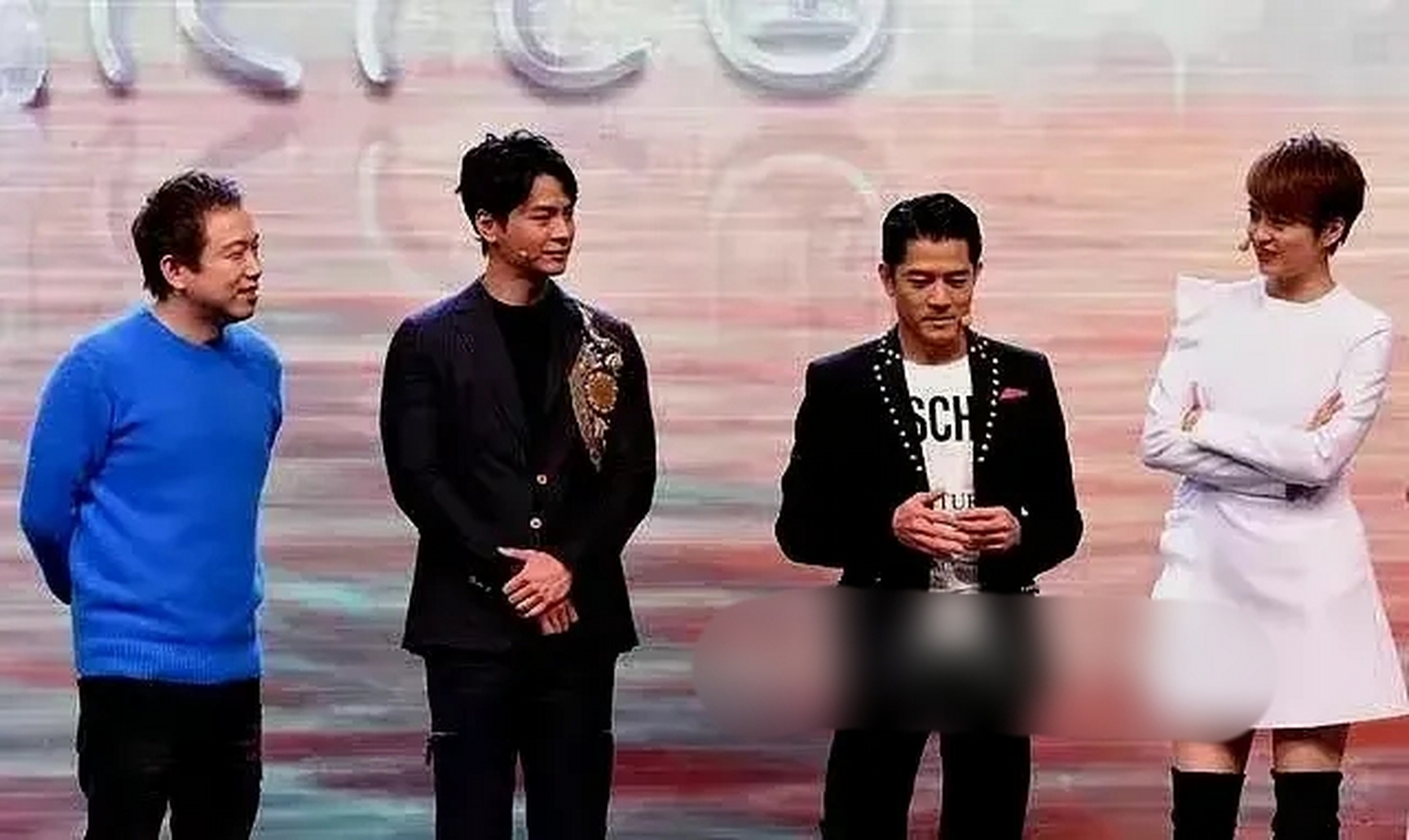 官方资料,郭富城身高171cm,可是站在他旁边的梁咏琪172cm,余男169cm