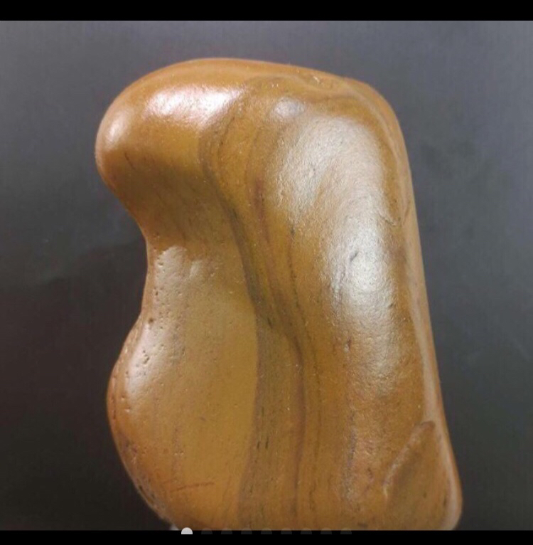 精品黄蜡石人物造型观赏奇石
