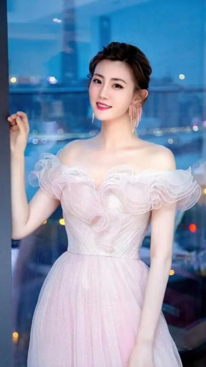 牟星,1987年12月18日出生于山东省临沂市,中国内地影视女演员,平面