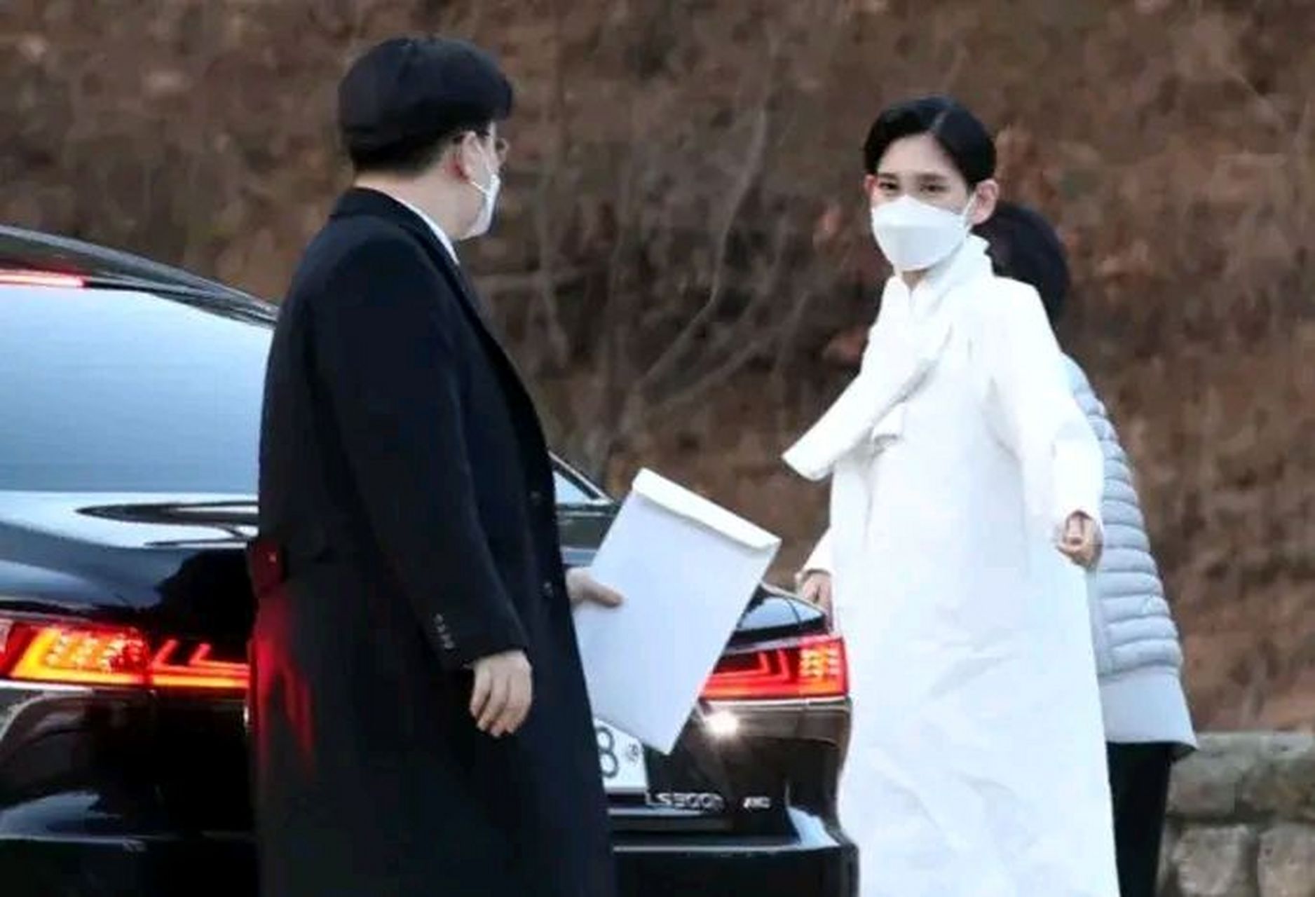 三星长公主李富真儿子13岁就长这么壮了,可以保护妈妈了[爱你[爱你]