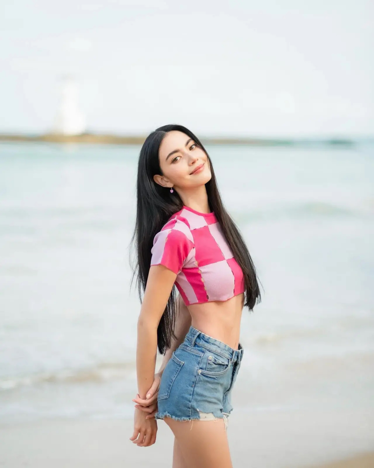 神仙颜值的泰国女星黛薇卡·霍内