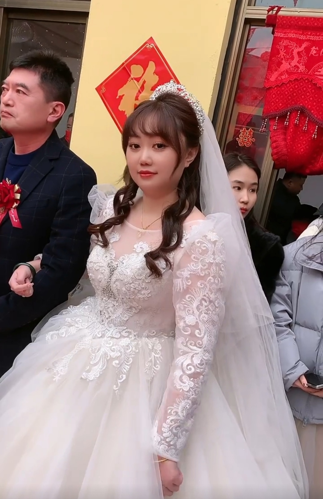 这新娘子胖嘟嘟的婆婆们就喜欢这个样子的