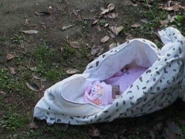 女子用胶带缠绕杀害女婴,装进塑料袋放房间,三个月后丢弃垃圾桶