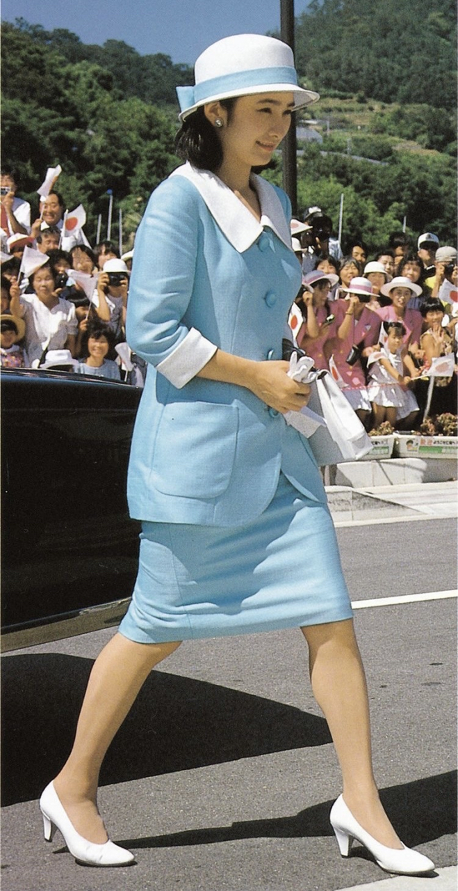 纪子妃年轻时很漂亮,佳子公主应该是遗传了母亲的美丽基因