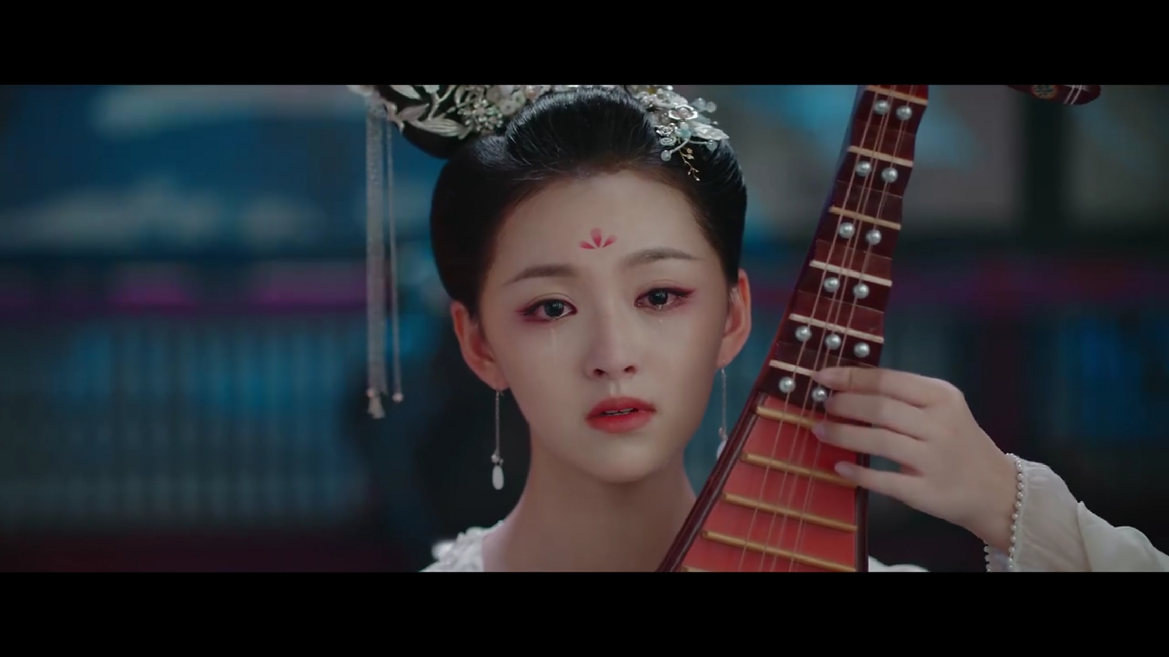 随后,她以专业全国第一的成绩考入了上海戏剧学院中