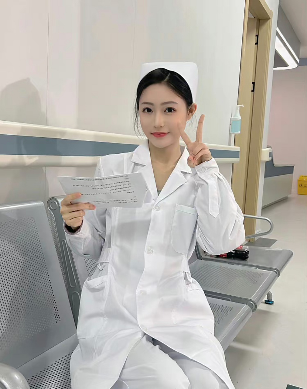 漂亮的护士姐姐