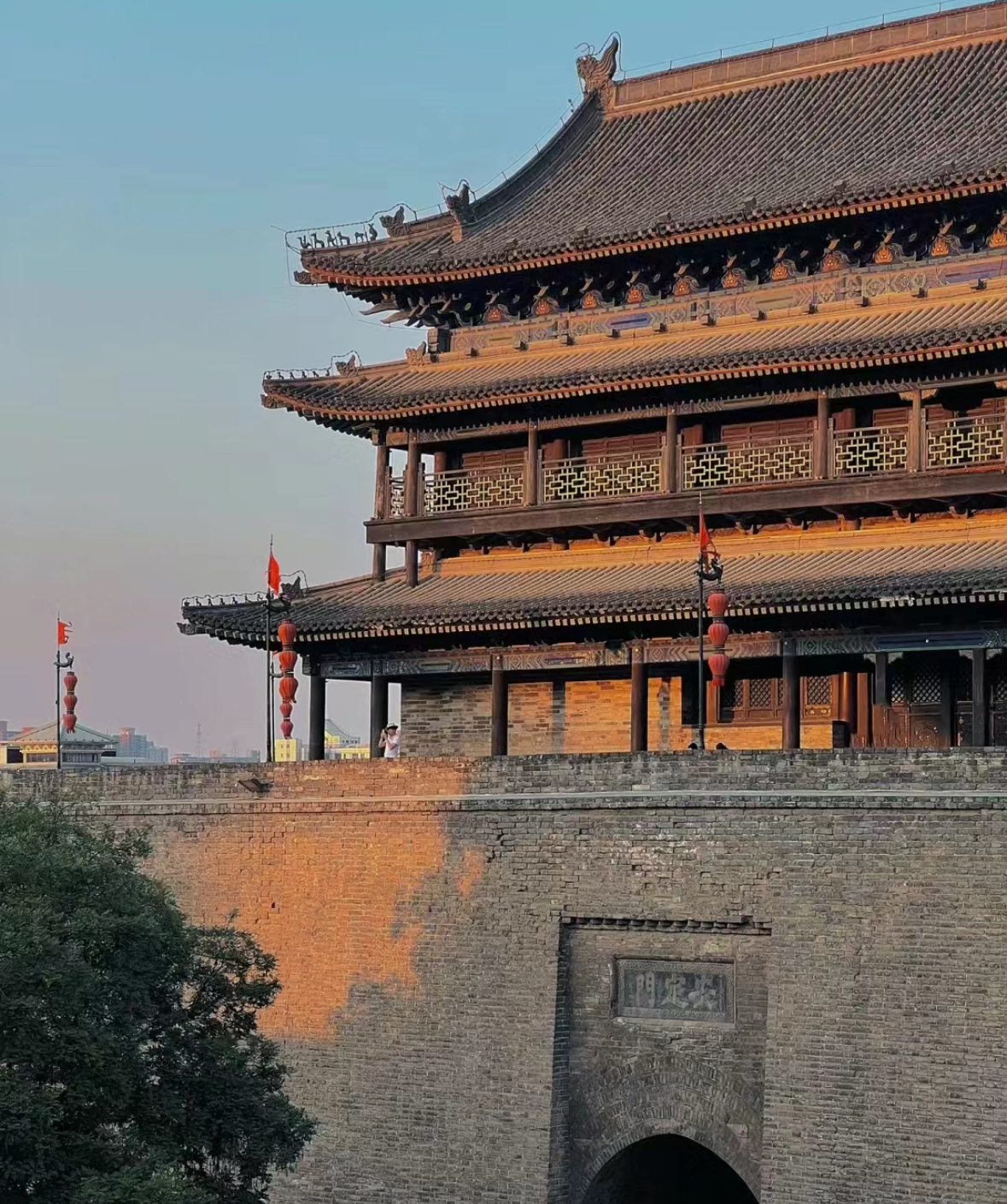 如今的安定门上有正楼,瓮城和箭楼,还有二重冒捕 西安安定门安定门