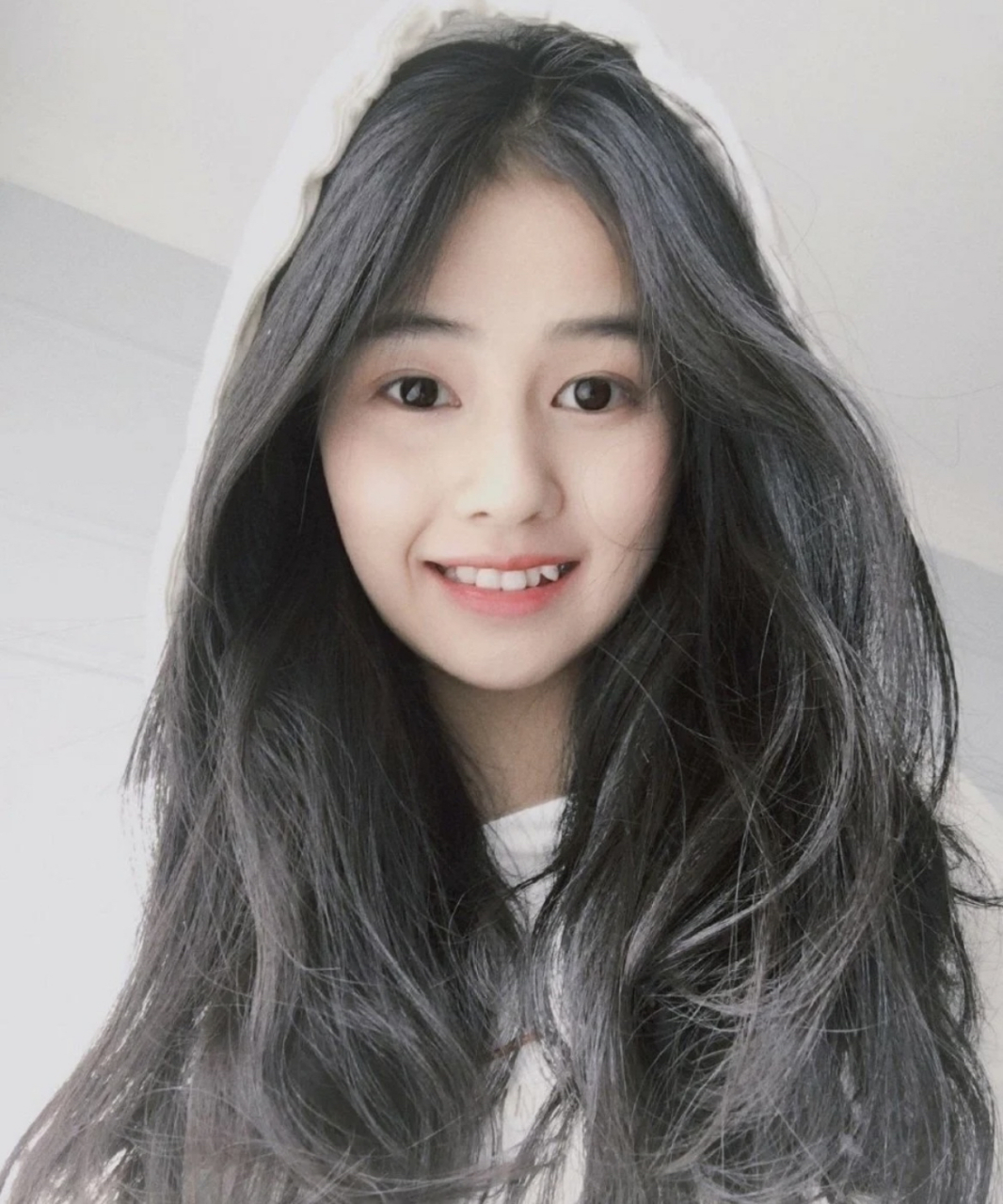 小虎牙时期的白鹿,好可爱呀