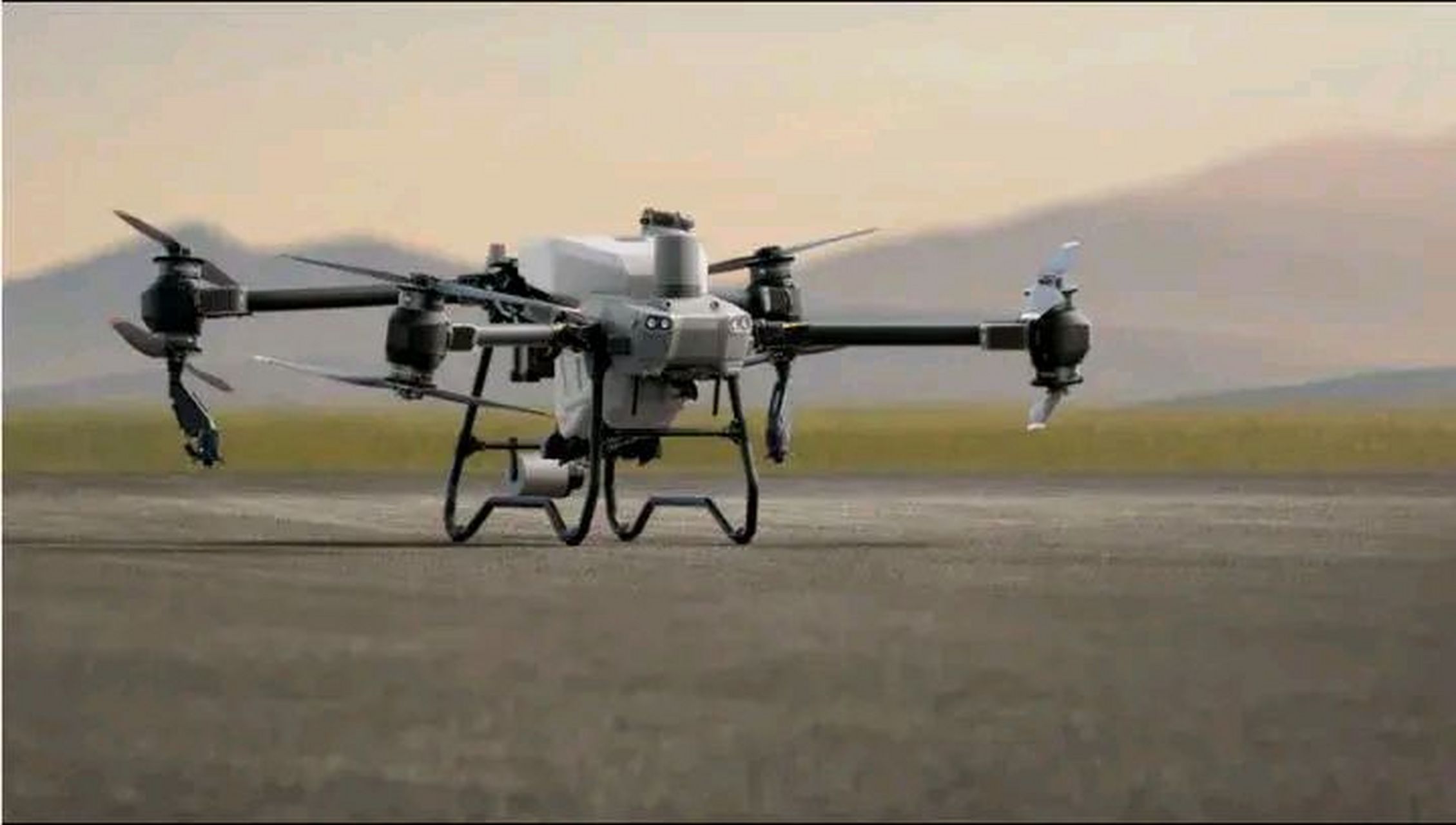 今天回老家我妈让我问问大疆无人机t50多少钱,买一个给俺爹打药,撒