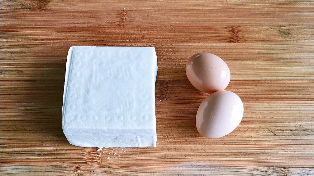 豆腐加鸡蛋,教你从没吃过的做法,饭店里都吃不到,真的太香了