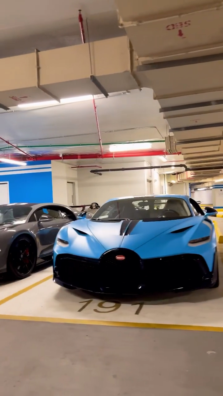 这才是土豪车库,好多豪车都在吃灰