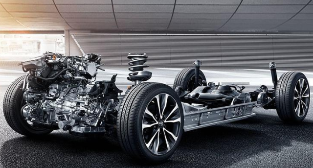 又一丰田王上市,比思域靓,油耗3毛仅15万