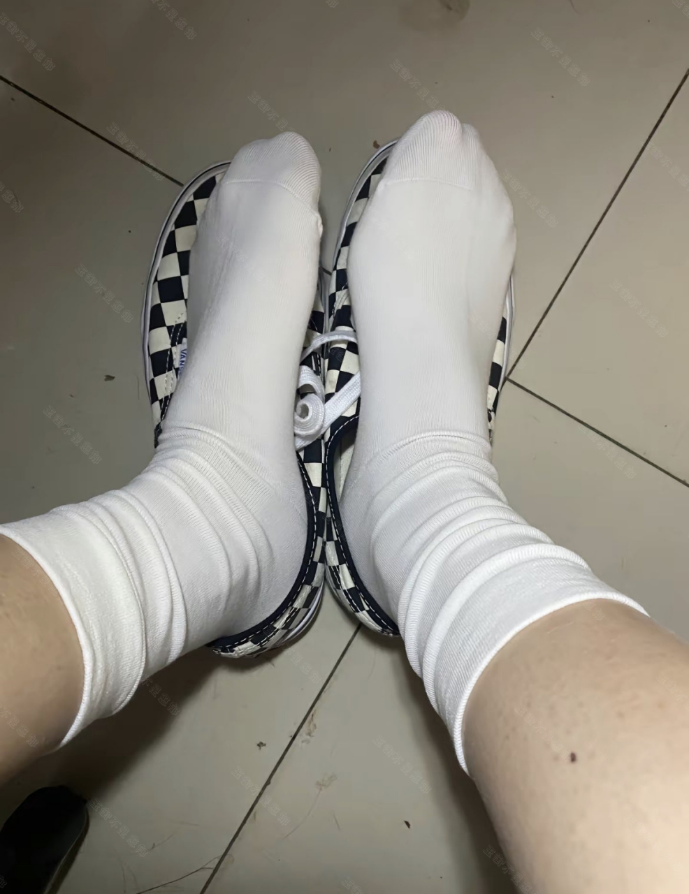 穿白袜子的脚丫子,能感觉到是真好看!#美脚