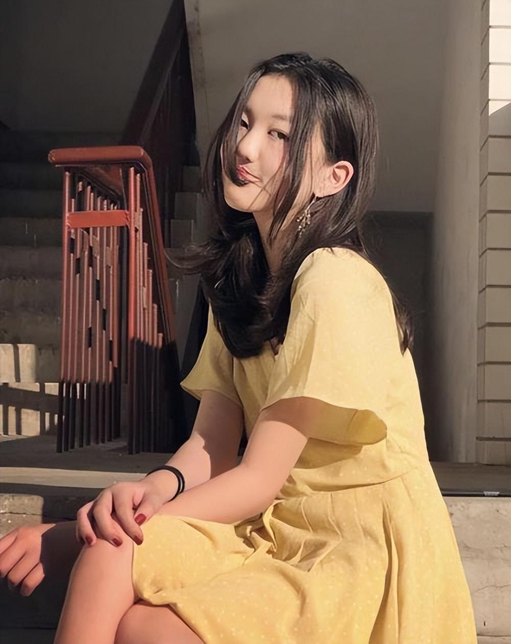 李嫣,一个名字,一个寄托了无数期待和关注的名字.