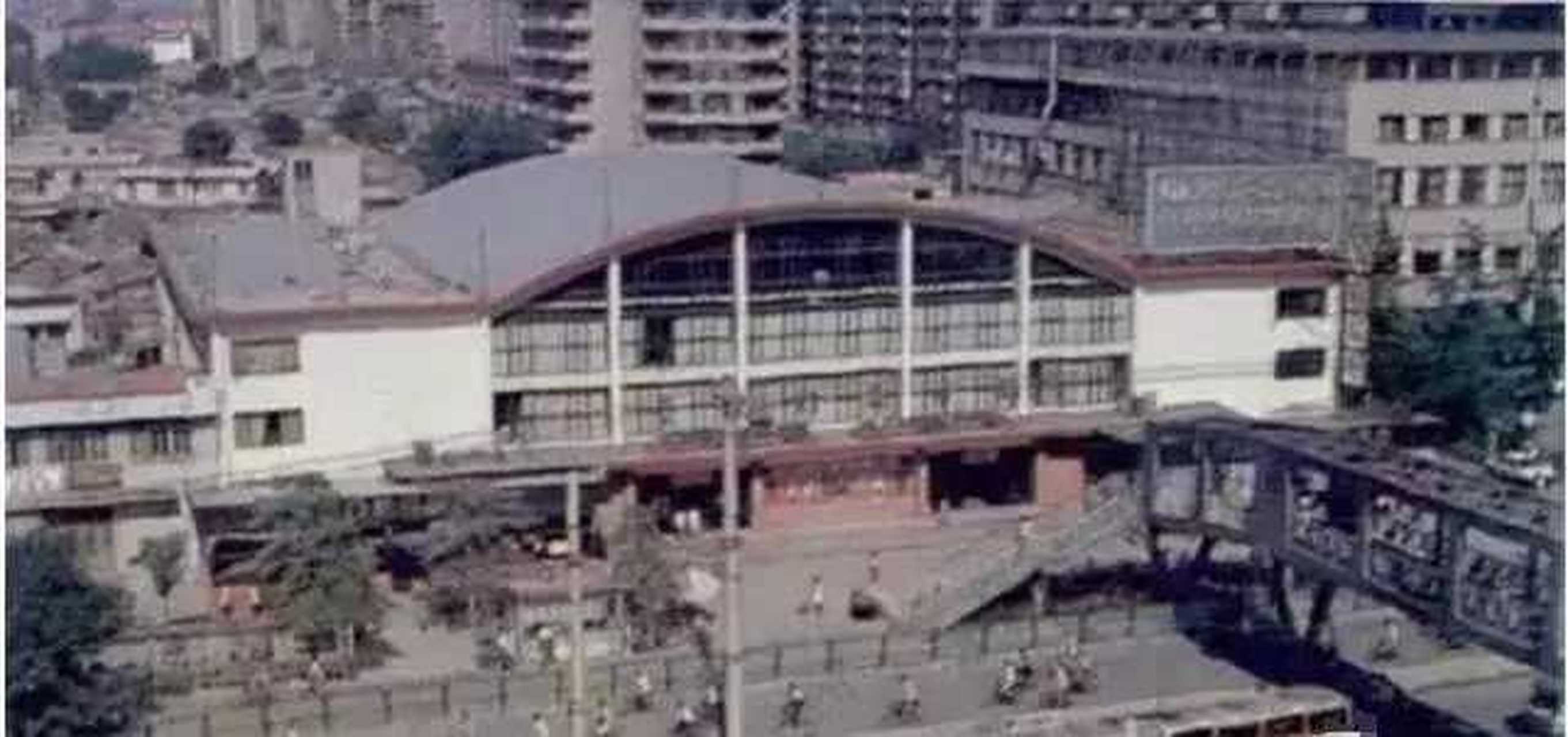 珍贵历史照片# 图为90年代的崇文门菜市场,这个市场你来过吗?