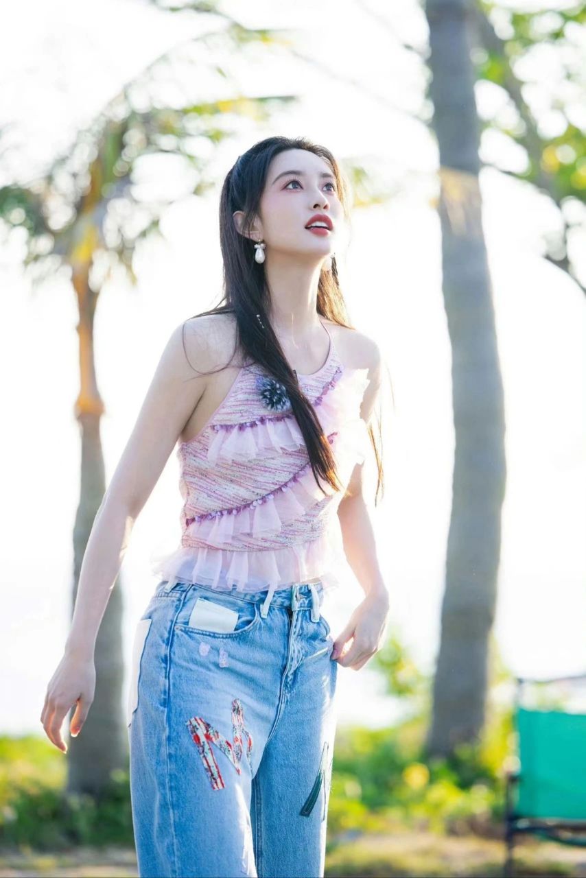 孟子义在《桃花坞》里的穿搭真的好看了.