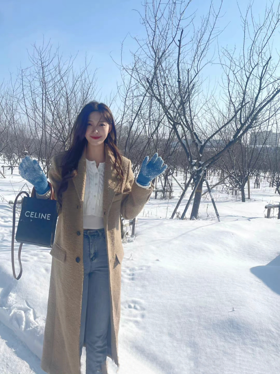 零下40度天气走在雪地里冷吗?应该穿上羽绒服!