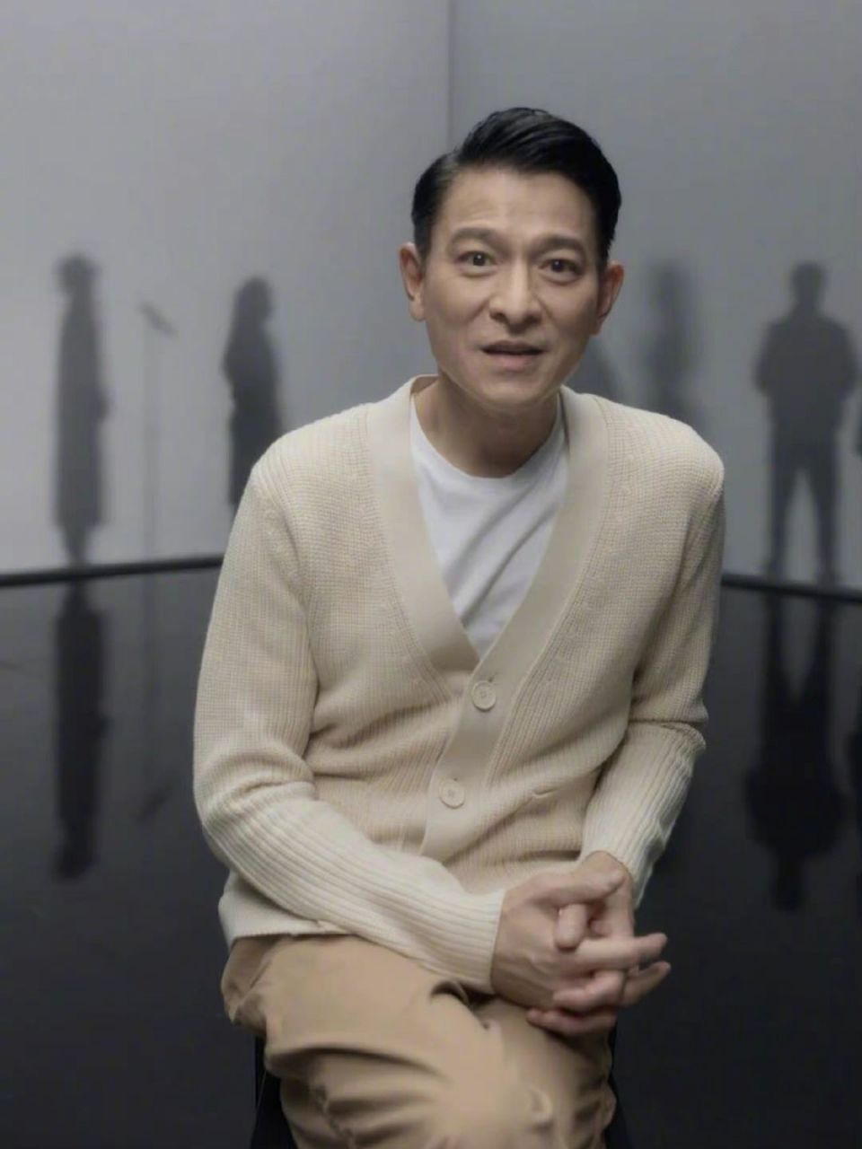 1,罗云熙吃饭很重口味,无辣不欢,每次吃火锅一定会选红锅.