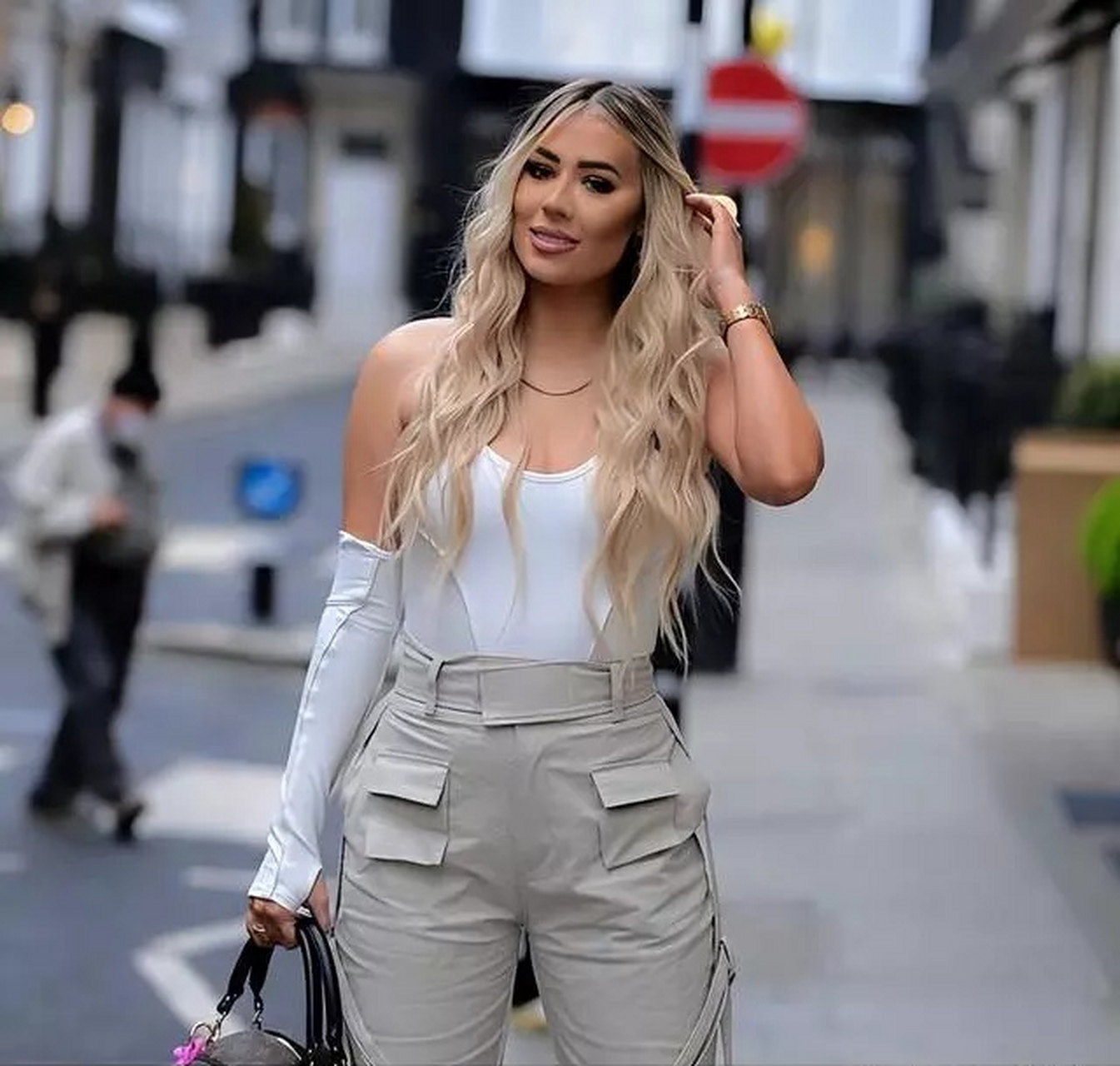 英国女星chloe sims(科勒·西蒙斯)与demi sims(黛米·西蒙斯).