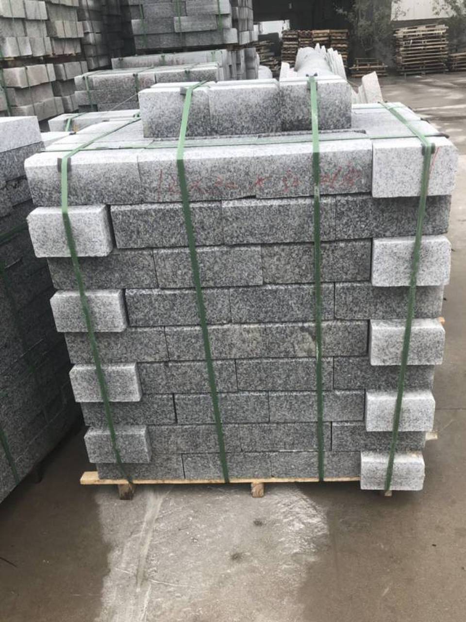 滨州青石材大锯切割花岗岩青色规格齐全