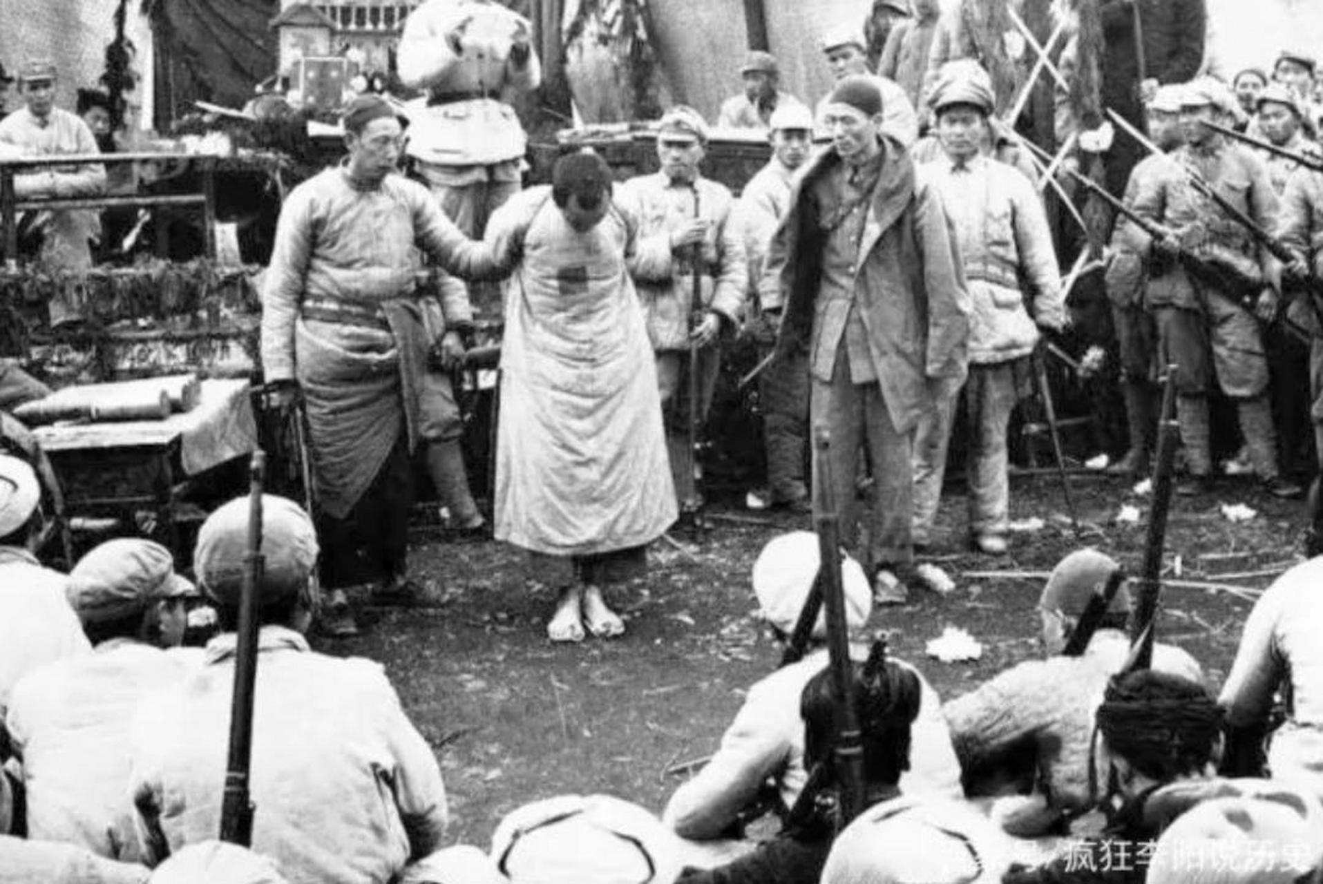 这是建国后大西南剿匪真实一幕,那个时候整个大西南深山老林中藏了不