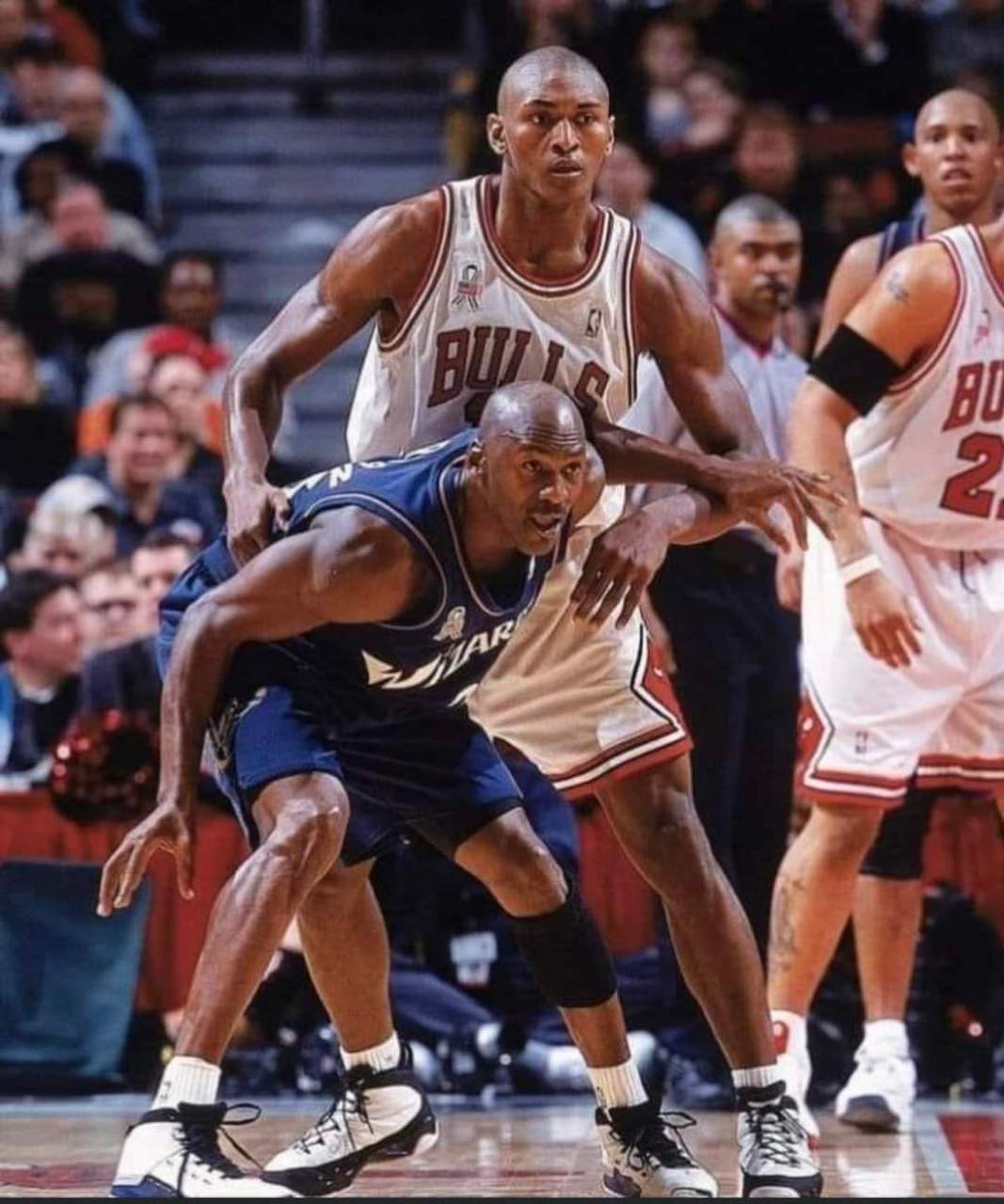 01metta world peace又名罗恩·阿泰斯特对乔丹的评价:  "没有人能