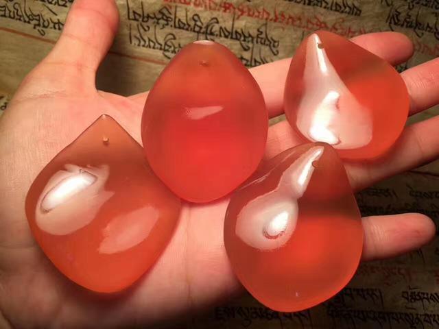 青鱼的"宝藏":鱼嘴咽喉处的角质增生,竟是隐藏的"玉石"?