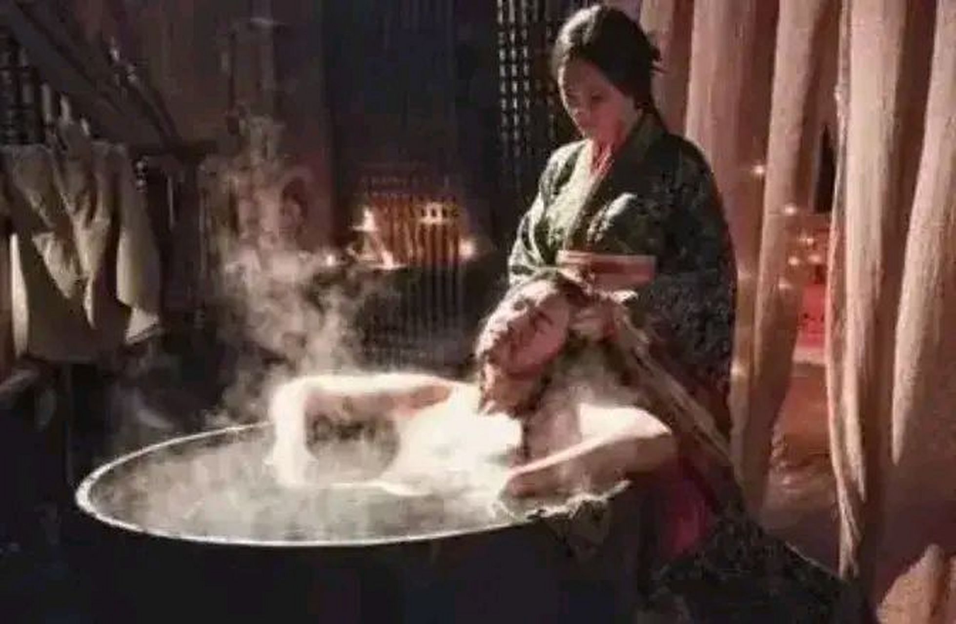 元朝文学家姚燧70多岁时,侍妾服侍他沐浴,他突然性起,便与侍妾一场