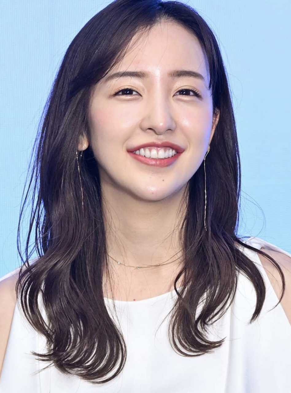 息影两年在家带娃,女儿两岁后"虎牙妹"板野友美复出拍戏,32岁依旧少女