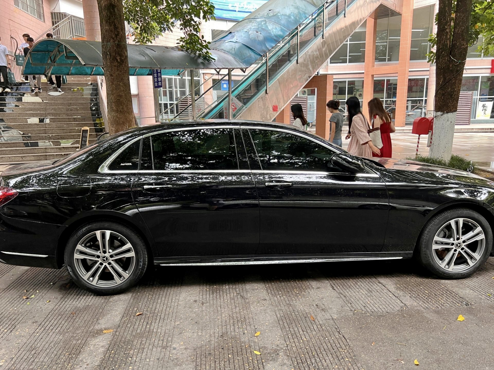 有人见过奔驰的这个型号吗?#百度仲夏打卡挑战赛