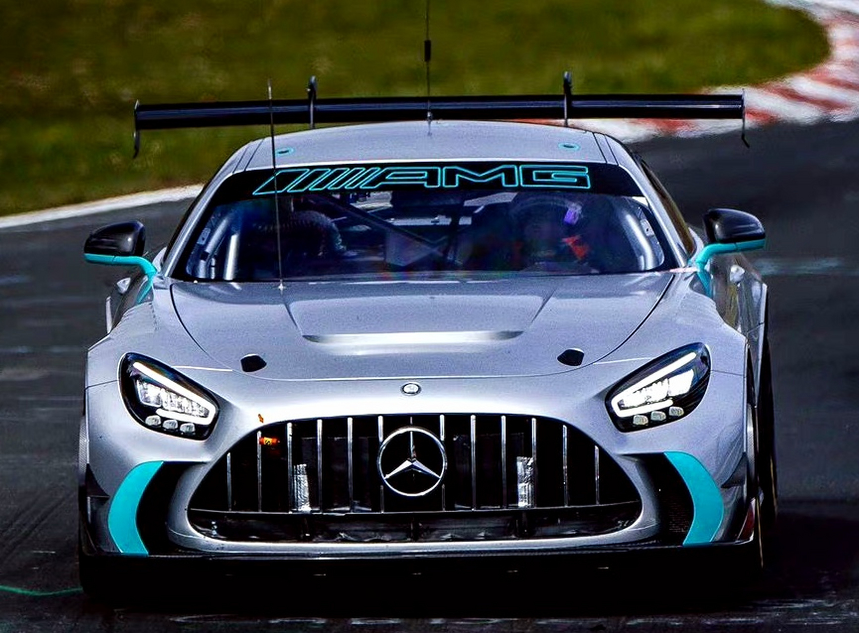 梅赛德斯 amg gt2