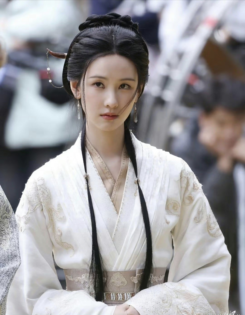 陈都灵古装新造型,为数不多有古风韵味的女演员 67