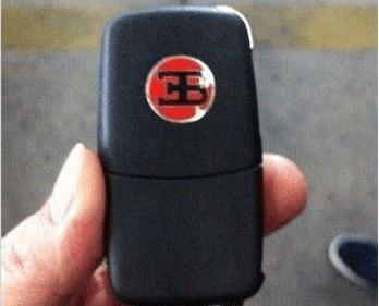 1200万的布加迪,c位出道的竟然是它的车钥匙!