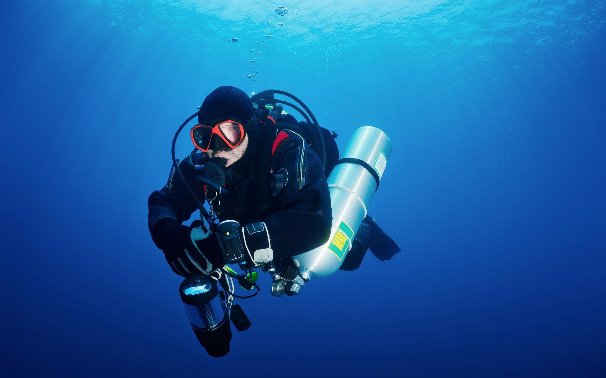 知名潜水员水下失联 家属放弃打捞?