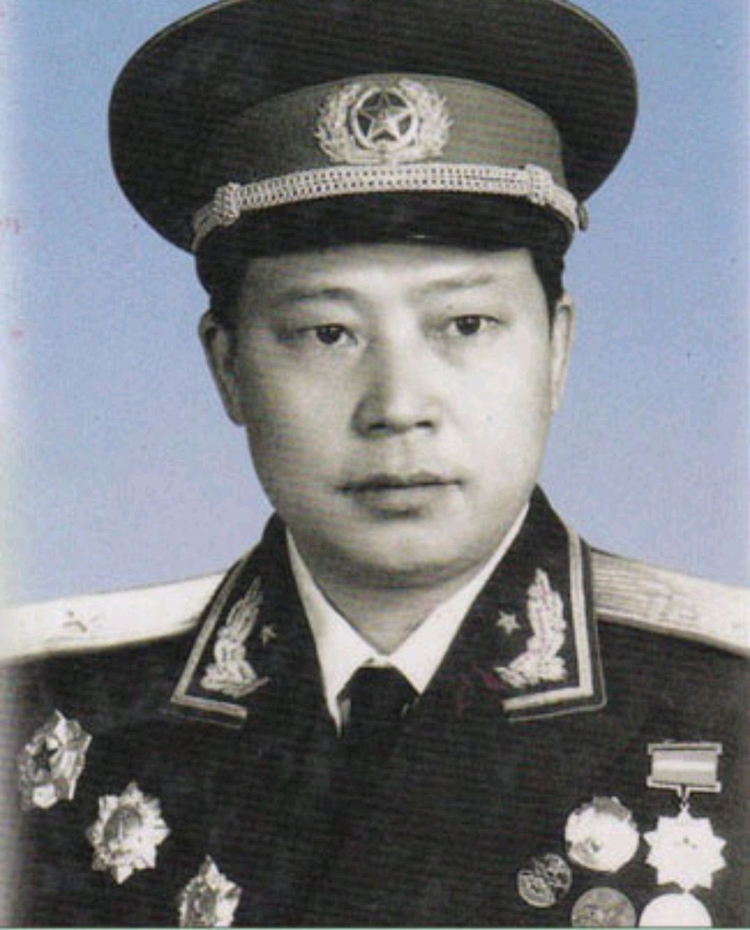 少将龙飞虎:保卫总理11年 去卫生间也不离开 曾为伟人充当试毒员