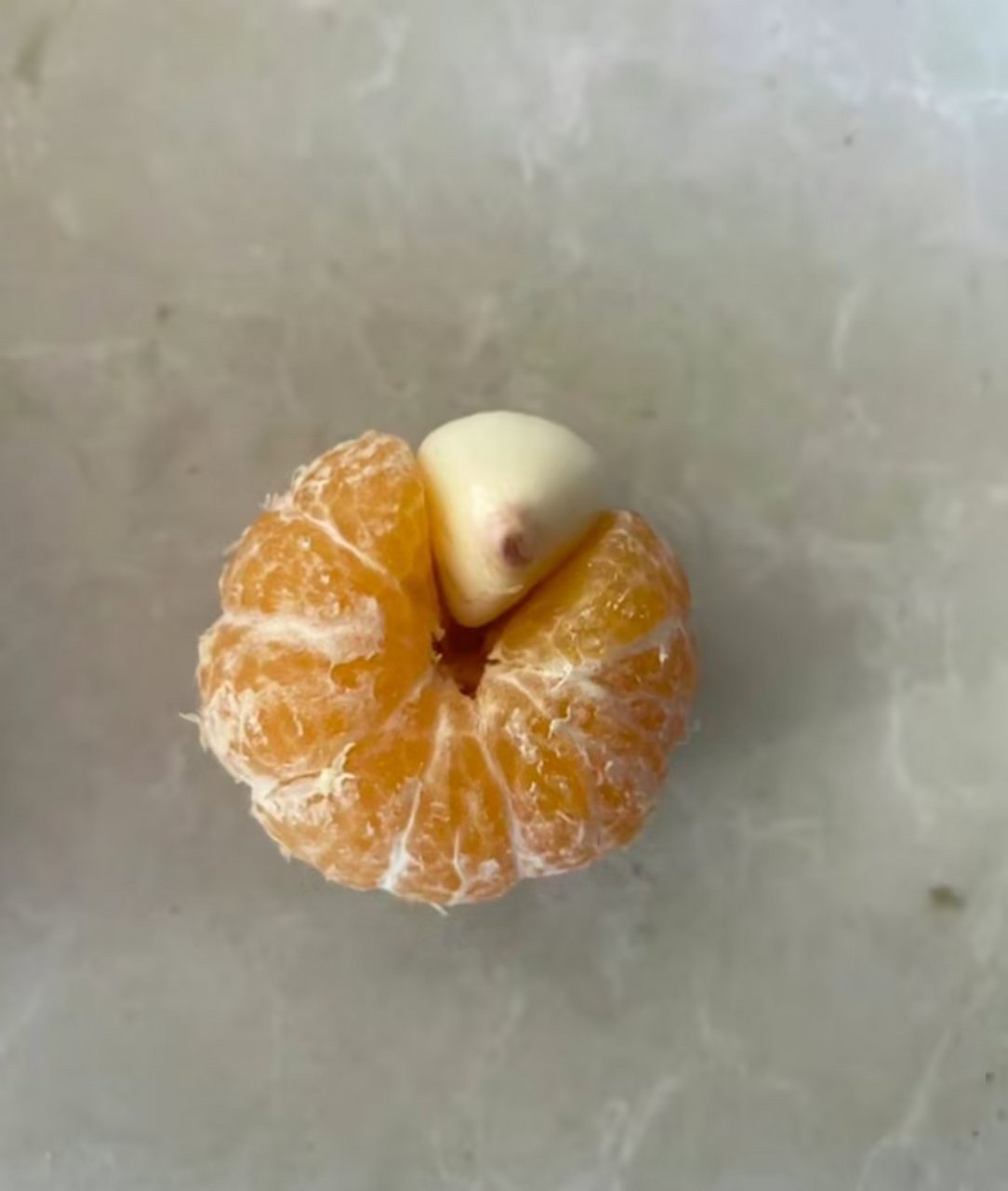 看图说话:就蒜挤进去,也是橘外人. (来源:网图) #看图写话