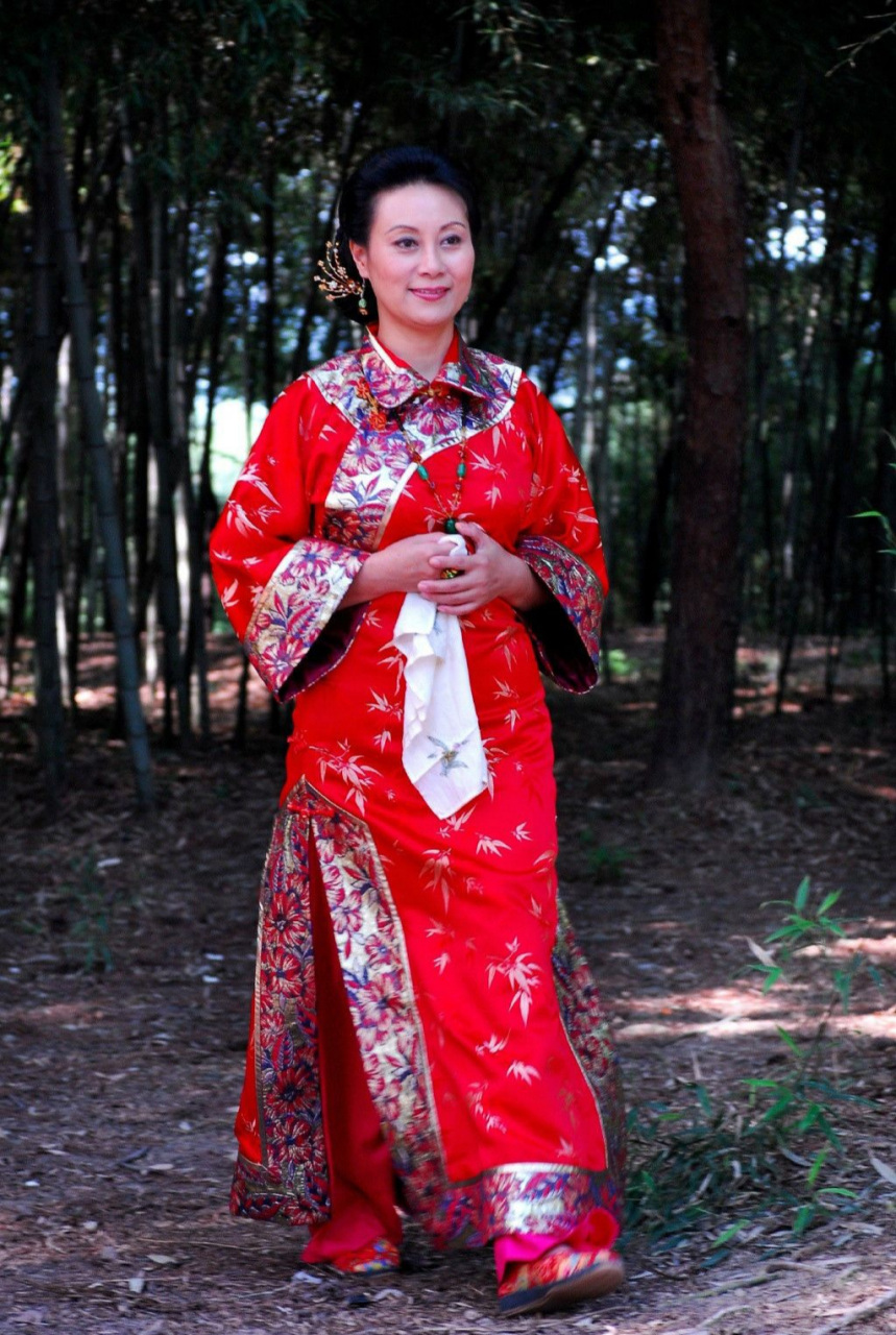 徐幸,1956年2月出生上海,毕业于上海戏剧学院,国家一级演员.