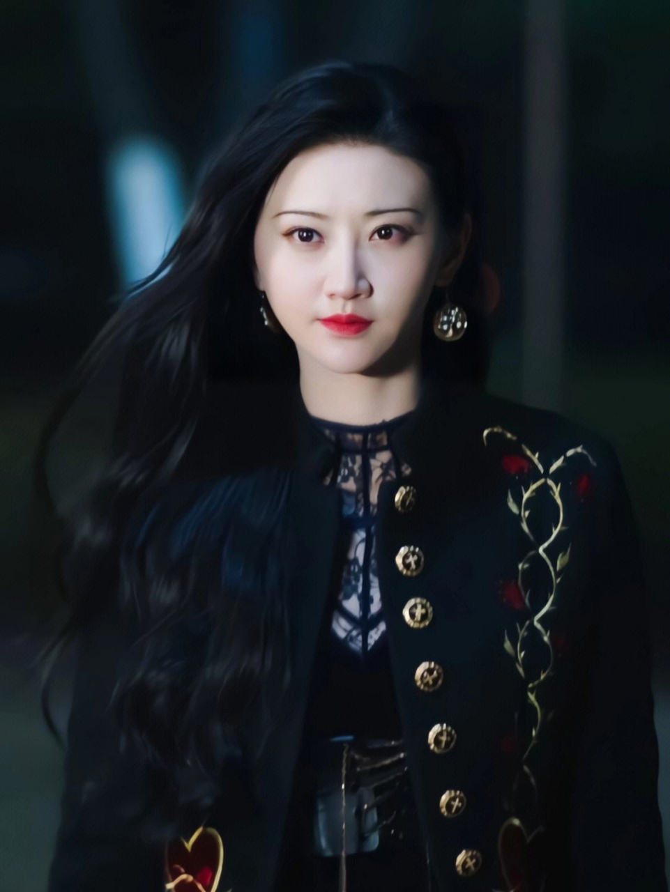 眉毛好不好看真的很重要,景甜在《司藤》里面的眉形就有种古典美.