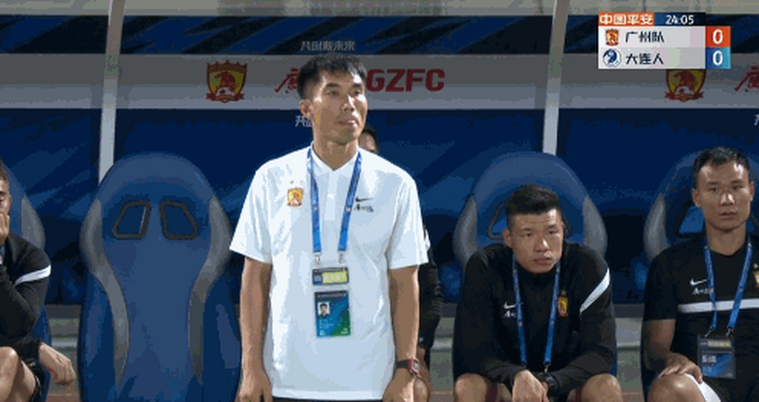 中超联赛# 郑智和谢晖的表情,很耐人寻味啊!