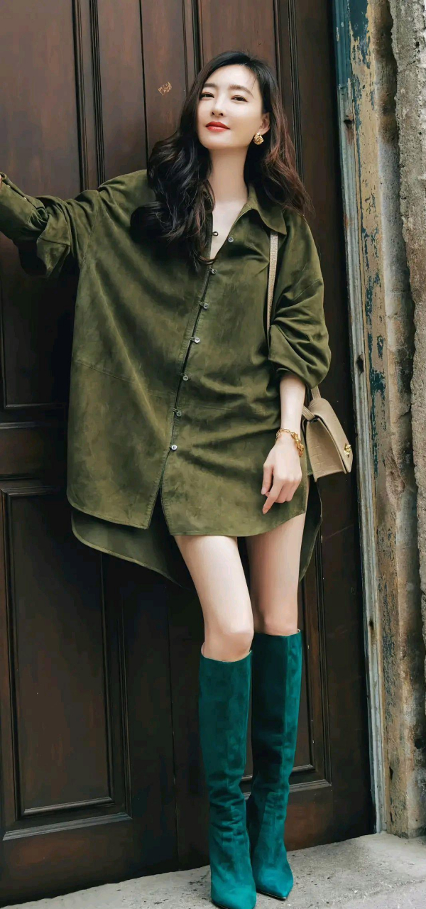 王丽坤太性感了,这才是真正的美腿.