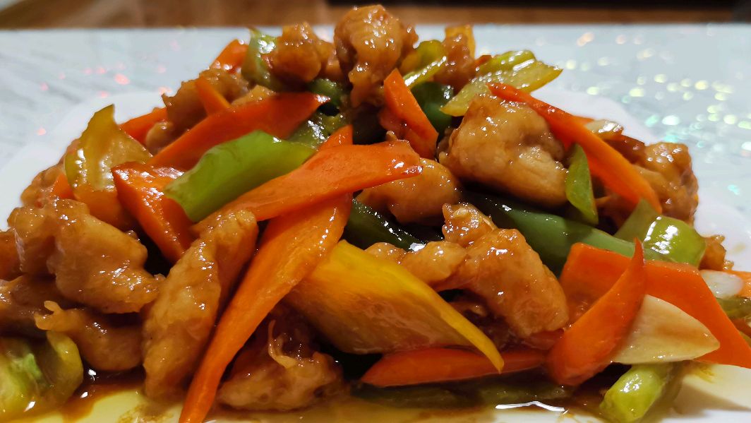 教你在家做溜鸡肉段,步骤简单清晰,外酥里嫩好吃到停不下来