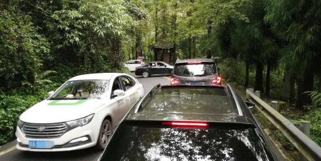 都江堰景区因导航错误,发文呼吁游客不用高德地图,高德地图回应