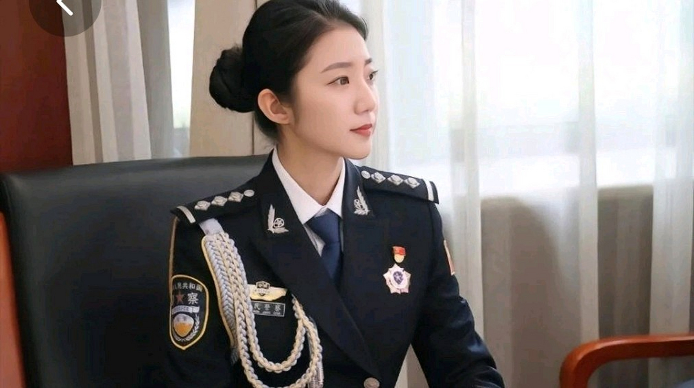 警察网记者张津瑜的事件在一段时间后逐渐平息了,各路网友也慢慢淡忘