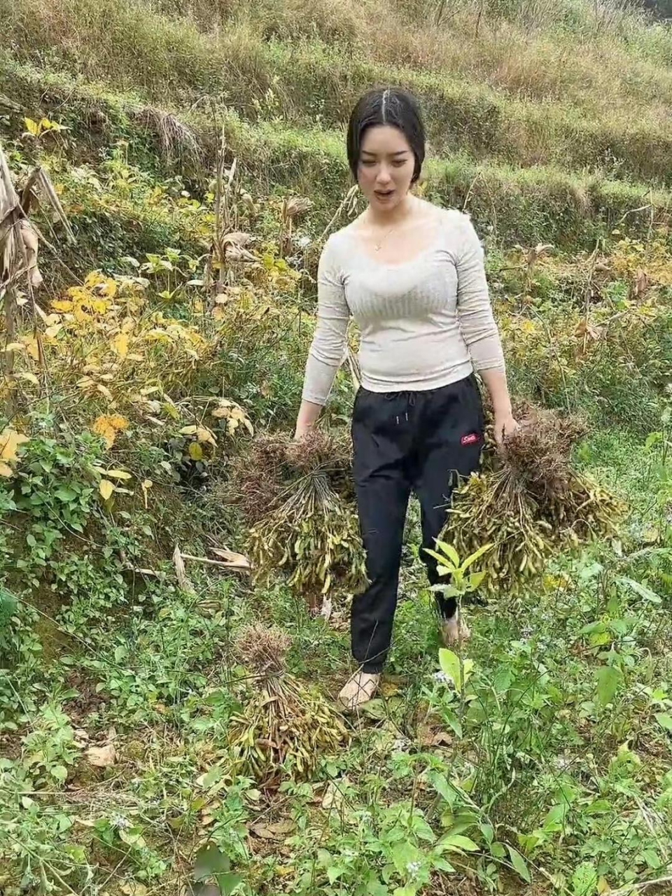 农村妇女朴实图片