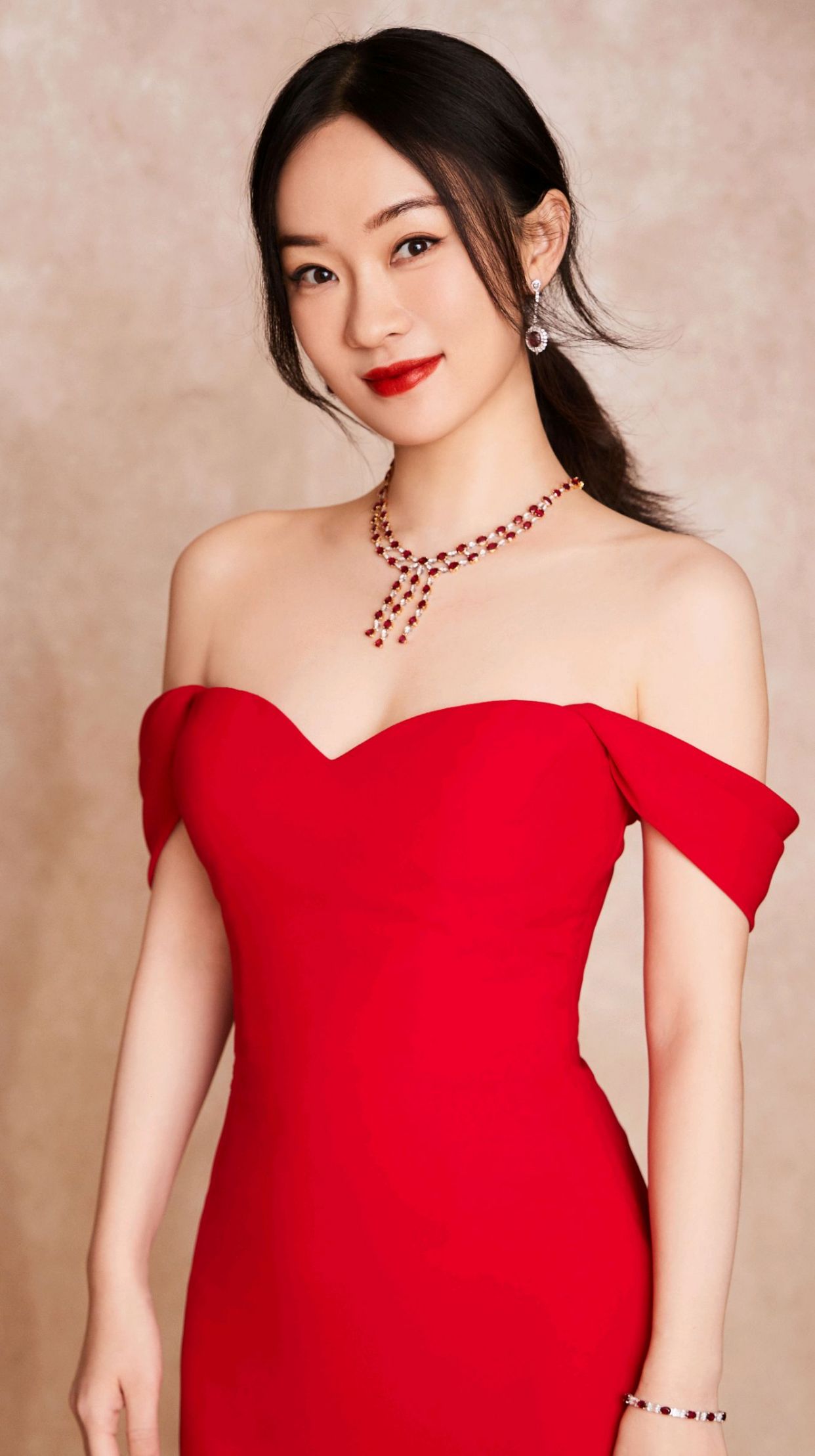 女神霍思燕高清写真,此女只因天上有,人间难得几回闻