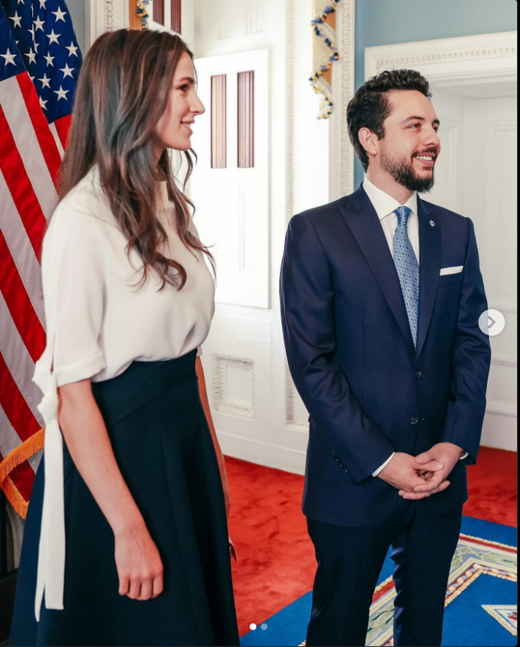 约旦王室最近访问美国,拉杰瓦公主和王储侯赛因的最新照片在网上热传!